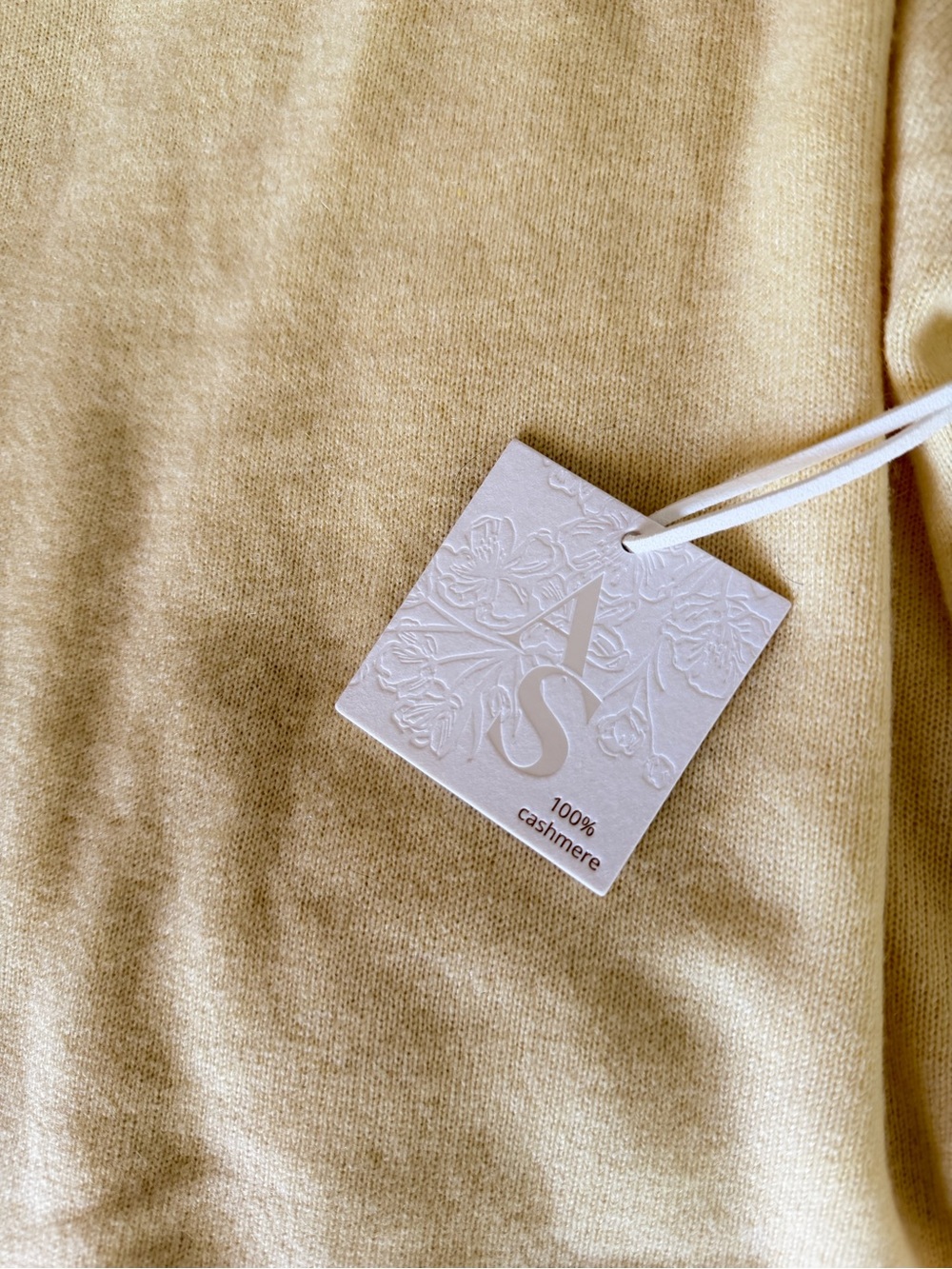NWT Altar’d State 100% Cashmere Butter Yellow Sweater XL - Picture 5 of 10